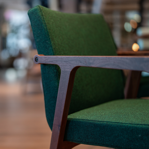 Banken en Fauteuils van Harvink bestelt u bij Meubelmakerij De Stoof in Voorschoten en Oegstgeest. Modern, strak en comfort. Zitbank en op maat